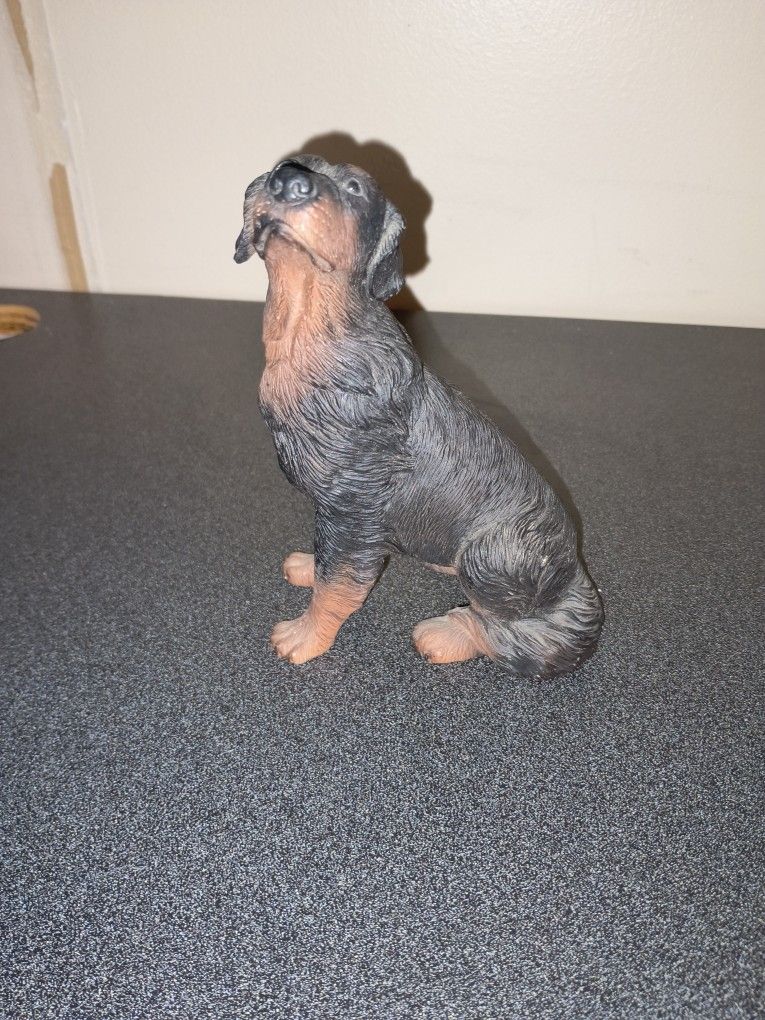 Vintage Dog Statue 5 In Tall Clean 