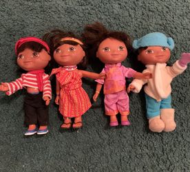 Dora de Explorer dolls.