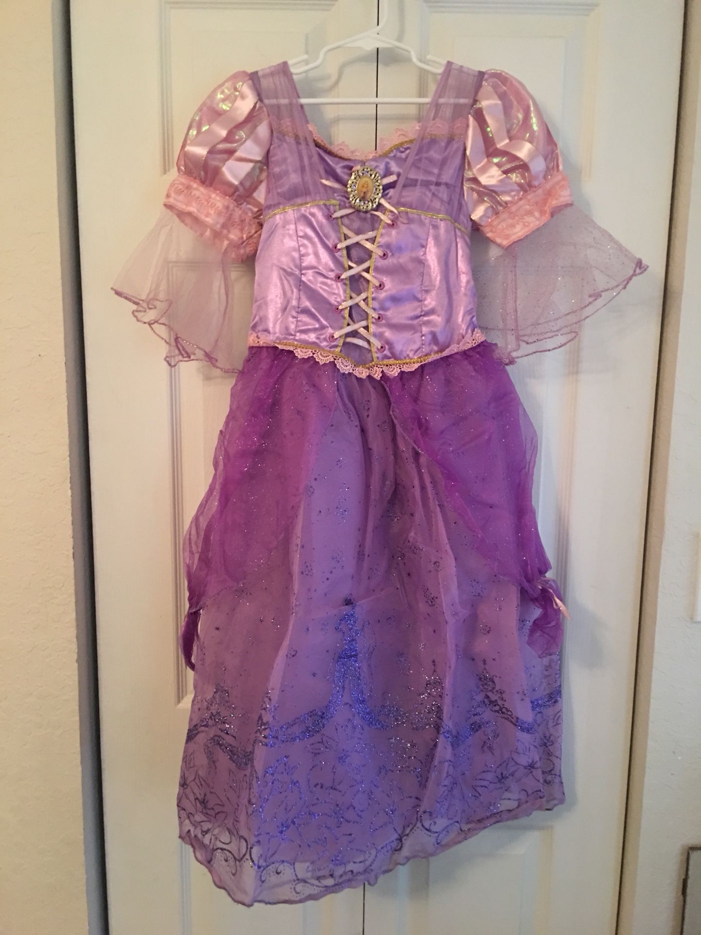 Disney store Rapunzel costume size 7/8