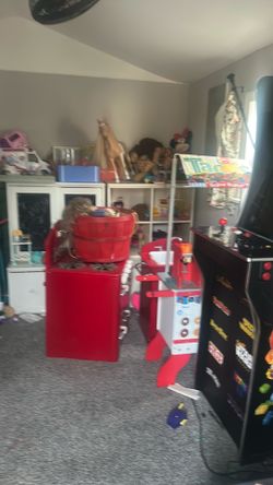 Pottery barn kitchen set there’s three pieces in great shape and a Pottery Barn cubby to hold all your toys
