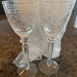 4 hotel wine glasses