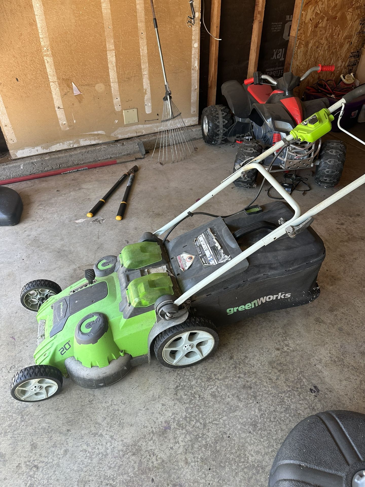 Green works Lawnmower