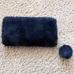 NEW women's plush navy blue furry wallet full zip handbag faux fur clutch vegan wristlet hand bag