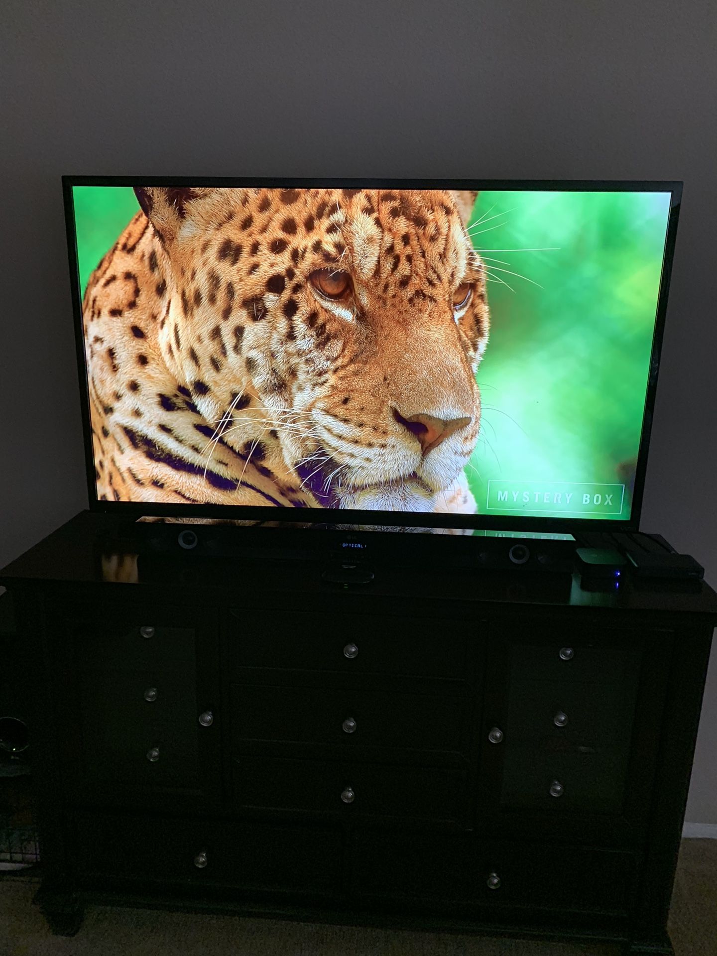 VIZIO 60” FULL HD RAZOR LED SMART TV E601i-A3!