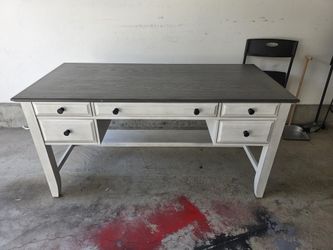 Office desk / table
