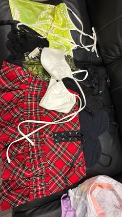 Woman’s clothes size small