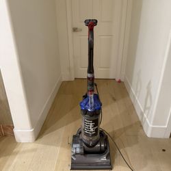 Dyson Vacuum 