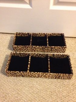 2 Bracelet/Watch Display