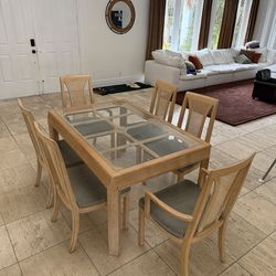 Dinning room table