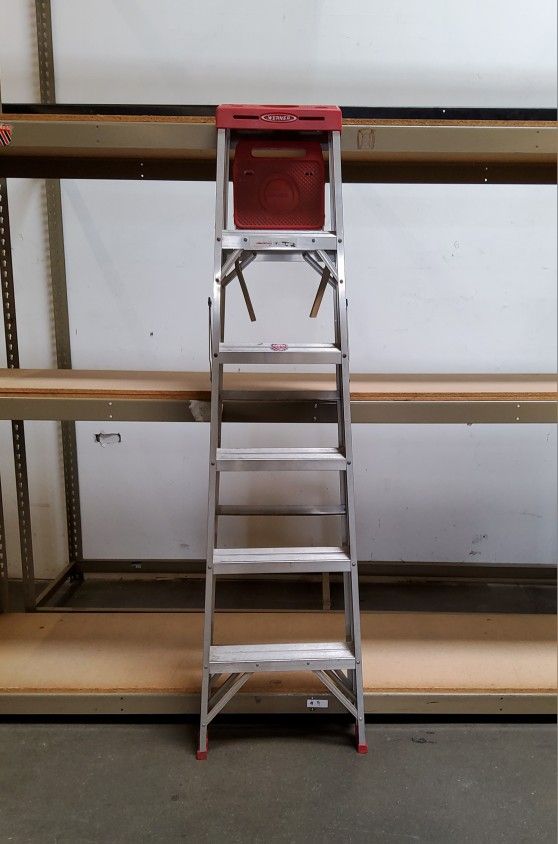 Step Ladder 6ft Aluminum for Sale in Paramount, CA OfferUp