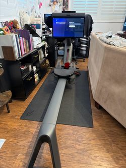Peloton Row β Like New / Barely Used β $2,695