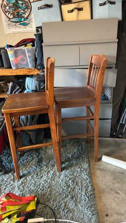 3 Barstools