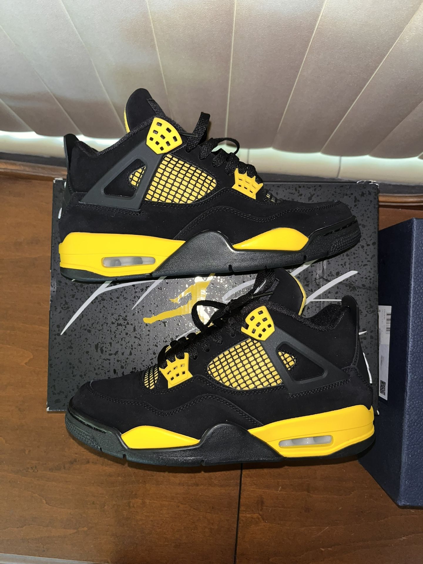 2023 Air Jordan 4 Retro ‘Thunder’