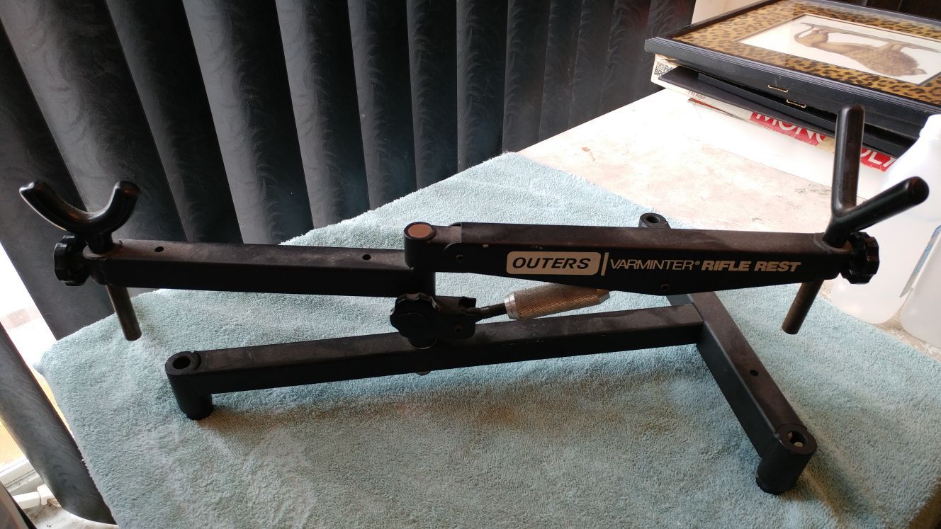 Outers varminter rifle rest