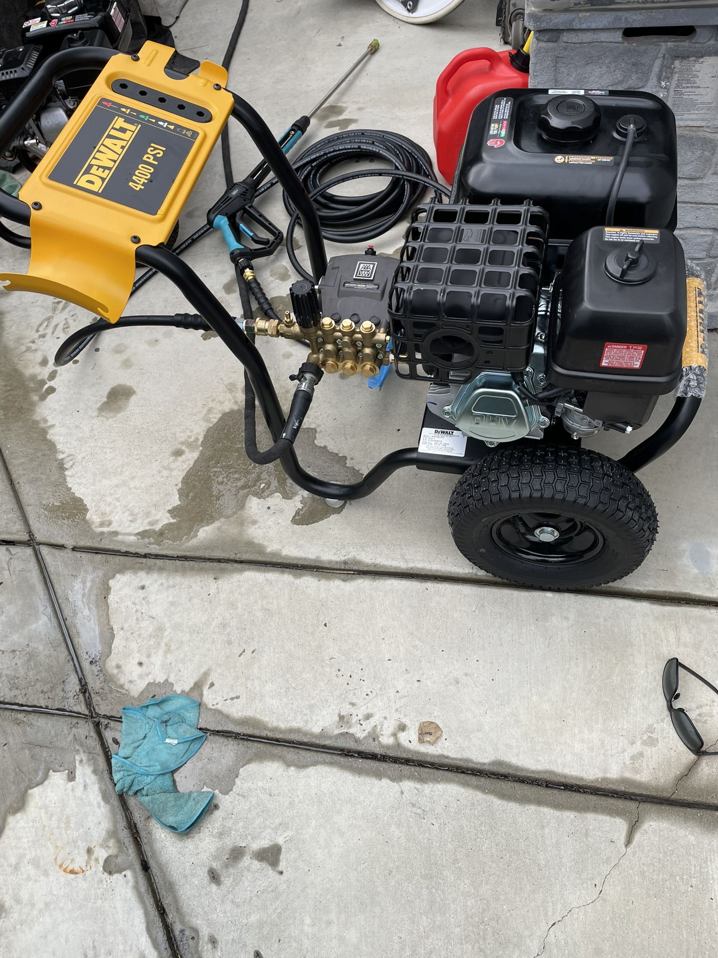 Dwalt 4400 Psi New 575