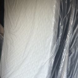 DISPLAY | QUEEN MEDIUM FIRM MATTRESS 