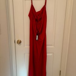 Brand New Boohoo Satin Twist Strap Maxi Dress – Red (US 10)