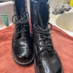 Women’s Doc Martens Size 10