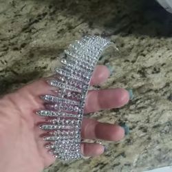 Beautiful tiara never use it $16