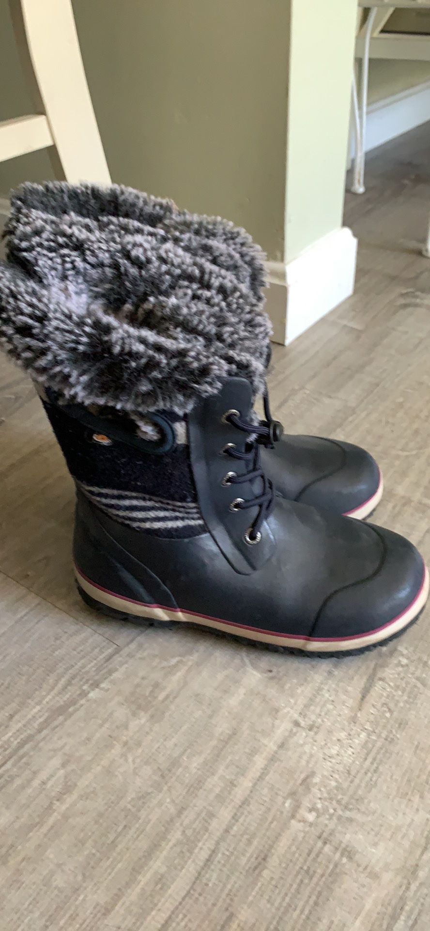 L.L Bean Girls winter snow boots size 4