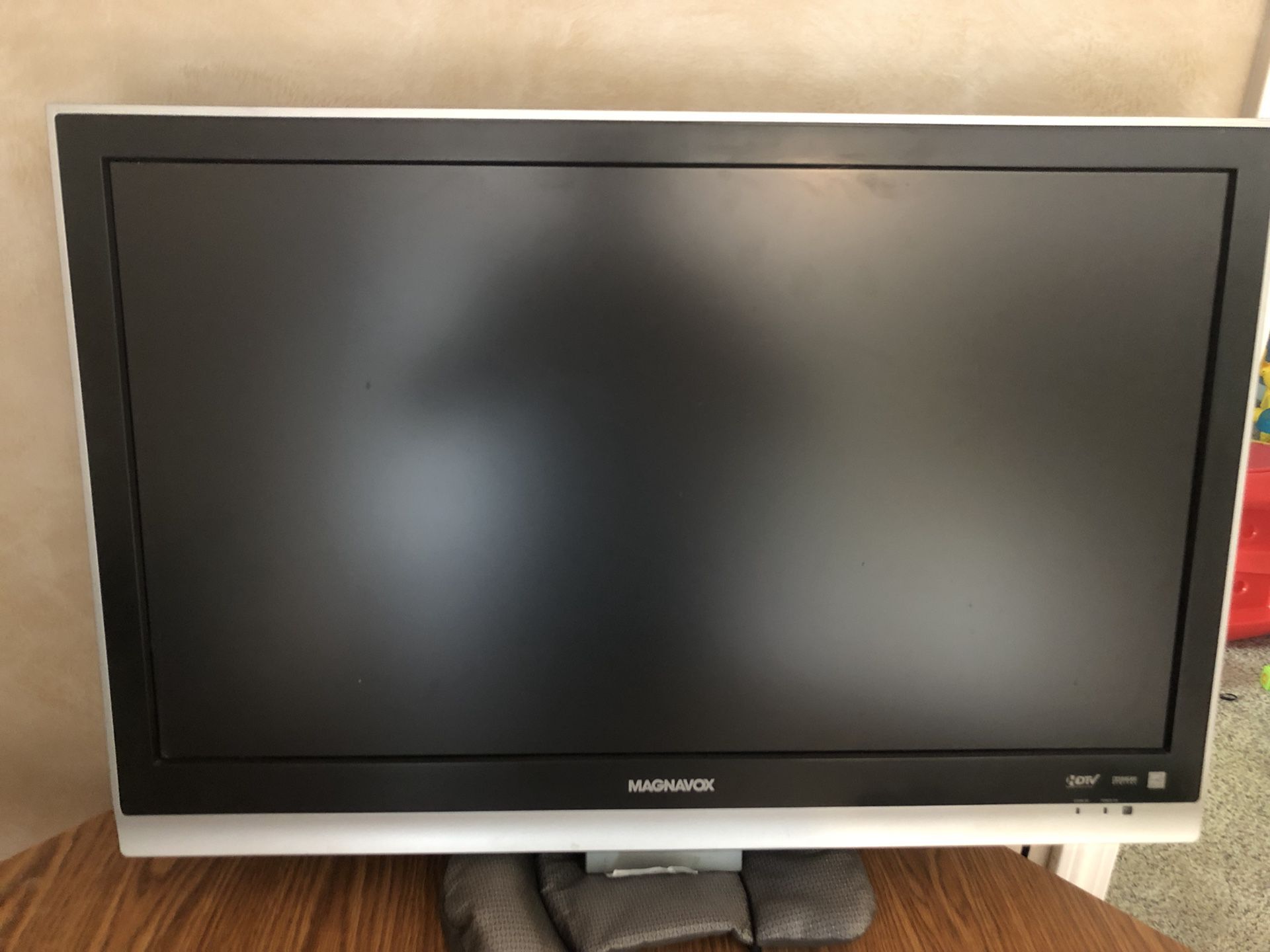 32” Magnavox flat screen LCD HD TV with remote