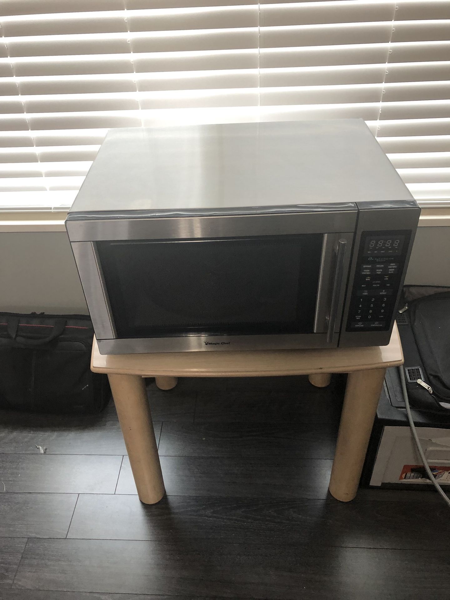 Magic chef microwave