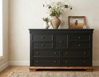 ✨Solid Wood Dresser – Newly Refinished | 9 Dovetailed Drawers | Free Delivery 🚚