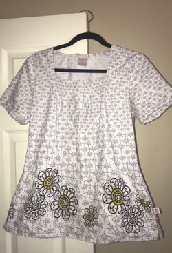 SKETCHERS brand scrub top