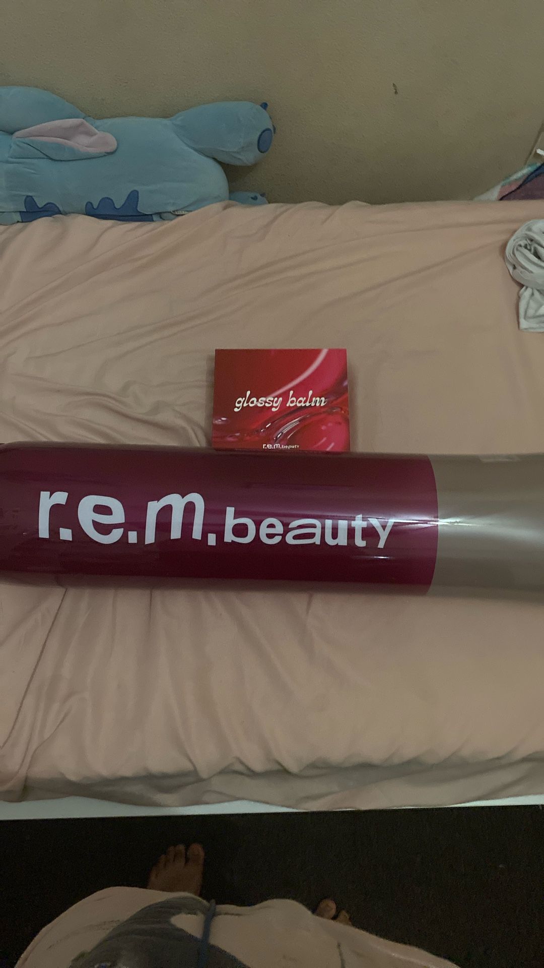 R.E.M beauty limited edition pool floaty