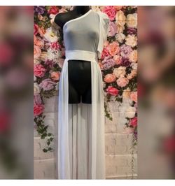 2x white maxi top