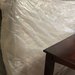 Queen Mattress With Box Spring And Frame 