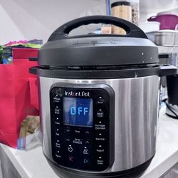 Instant Pot Pressure Cooker / Multi Cooker