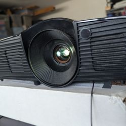 Optoma HD26 Projector and Outdoor inflatable projection screen