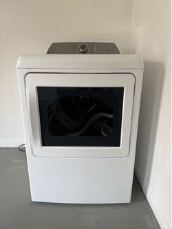 GE Appliances General Electric Gas Dryer Profile 7.4 cu ft Smart Sanitize Cycle Sensor Dry