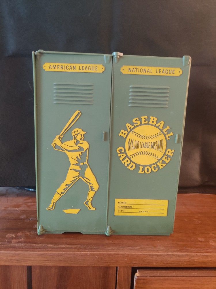REDUCED! VINTAGE Baseball Card LAKESIDE TOYS BASEBALL CARD LOCKER
