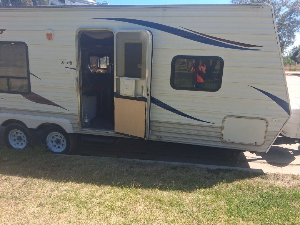2010 Jayco Flight 22ft . $6000... Obo