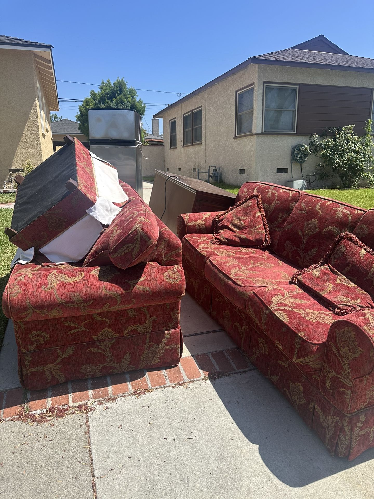 Free! Come Pick It Up While It's Here!