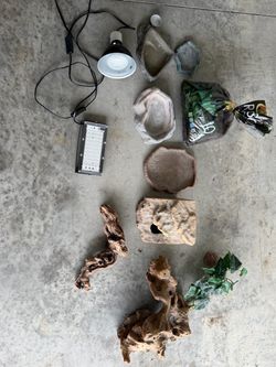 Reptile Terrarium Decor and Accessories Lot