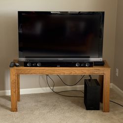 Sony 46” TV with Samsung Soundbar 