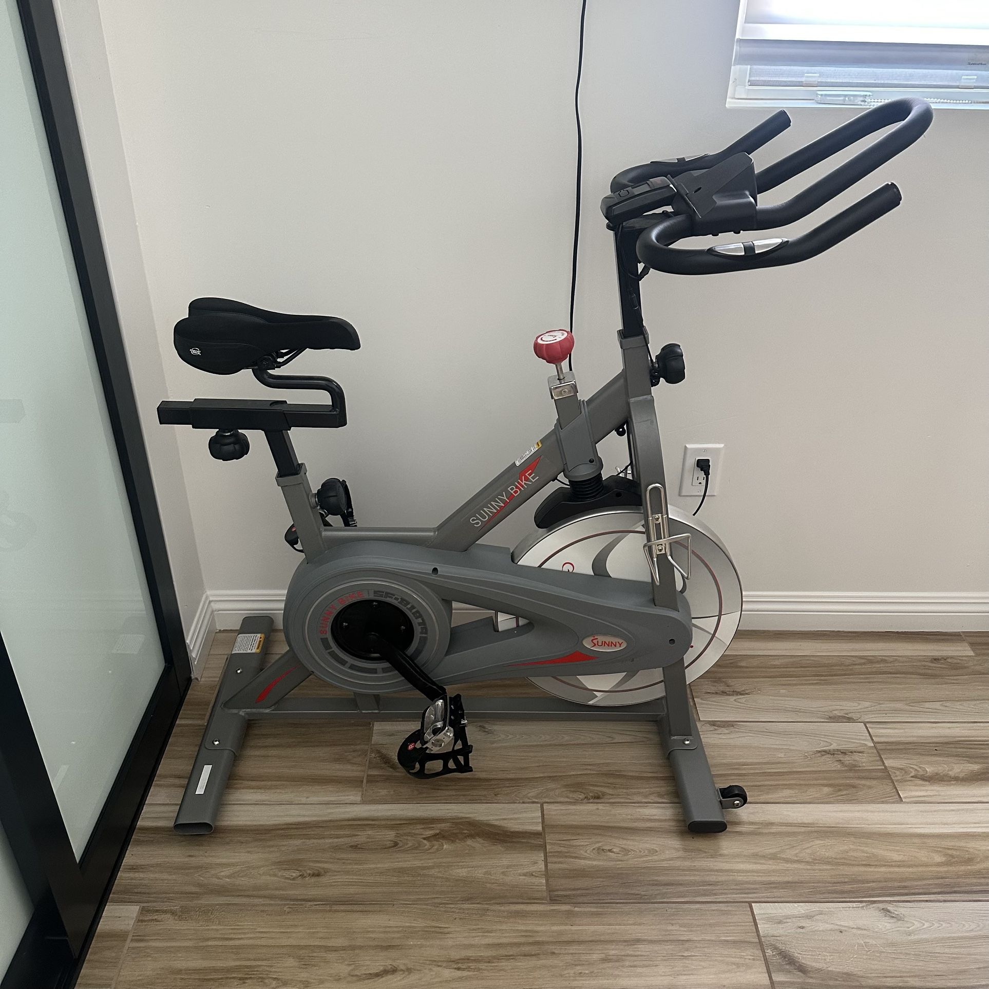 SUNNY SF-B1879 Stationary Bike