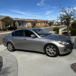 Hyundai  Genesis, 4-door full-size sedan, Silver