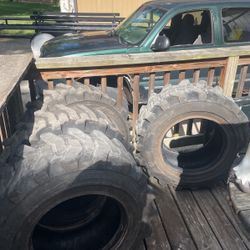 12 X16.5 Skid loader Tires