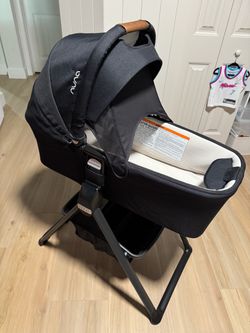 Nuna Mixx Bassinet & Stand