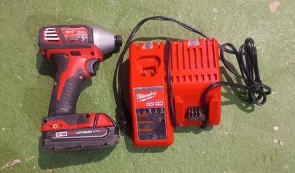 Milwaukee M18 impact drill 1/4 hex kit complete