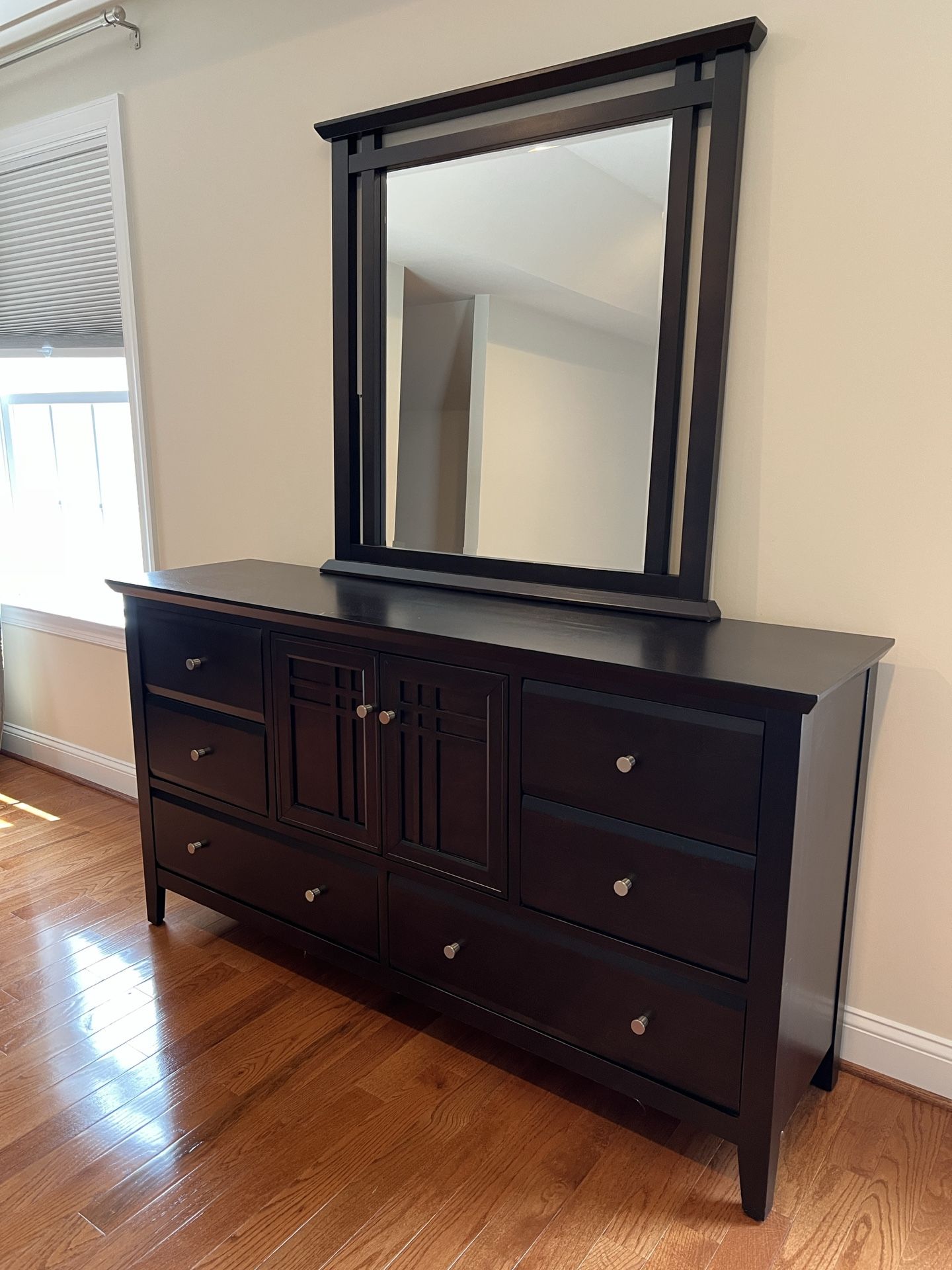 Triple dresser with mirror