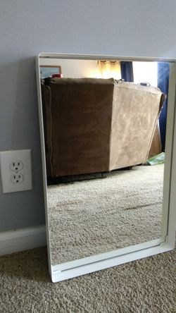 Mirror, white, 22 7/8x15 3/4 "(pre owned)