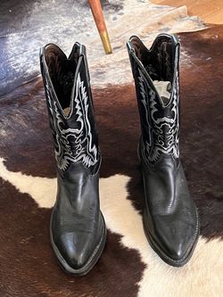 Men’s cowboy boots size 13