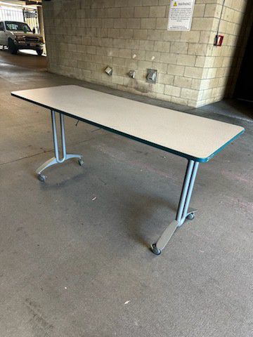 Folding Desk/table On Wheels 5 Ft Heavy