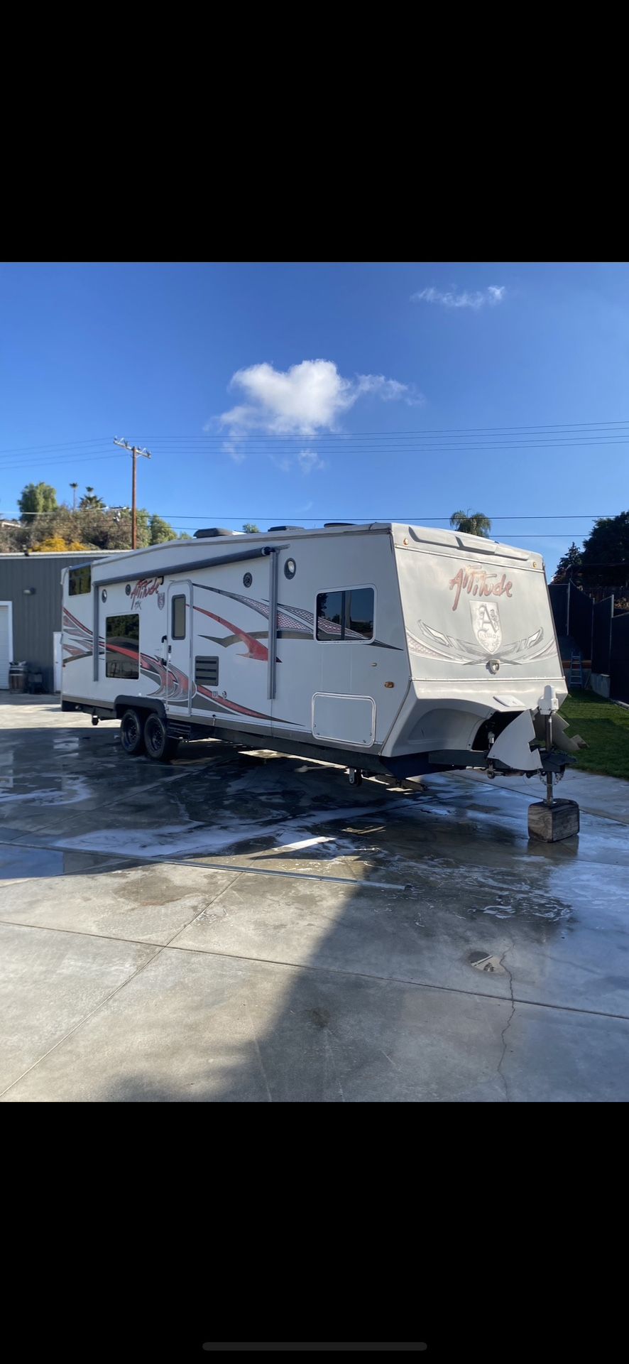 2010 Attitude 27FS