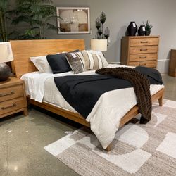 Light Brown Queen Panel Bed with Mirrored Dresser and Nightstand / 4-piece